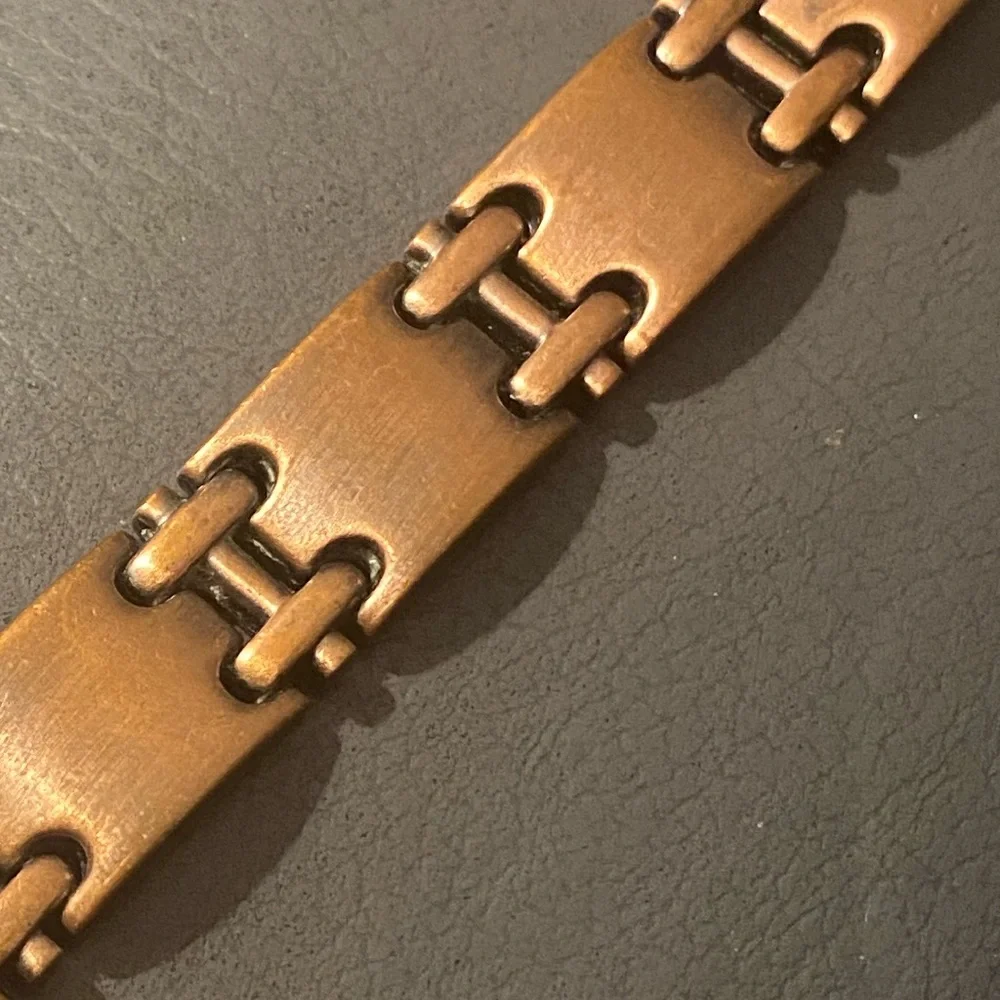 Elegant Copper Tone Metal Magnetic Hourglass-Shaped Link Design Bracelet